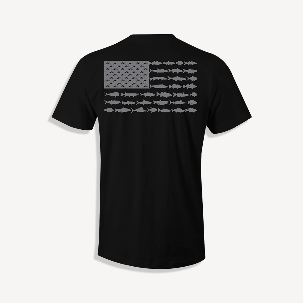 Distressed American Fish Flag Patriotic T-Shirt (Black)