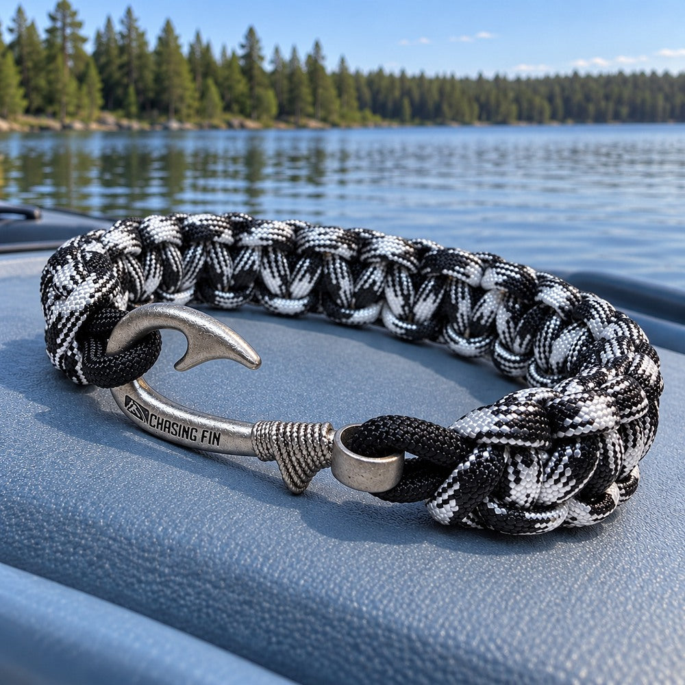 Full Moon Cobra Paracord Fish Hook Bracelet