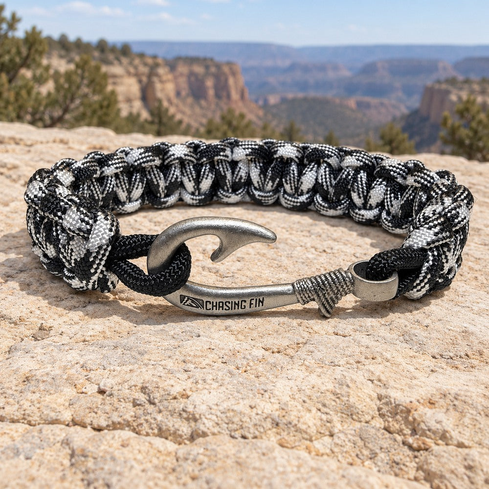 Full Moon Cobra Paracord Fish Hook Bracelet