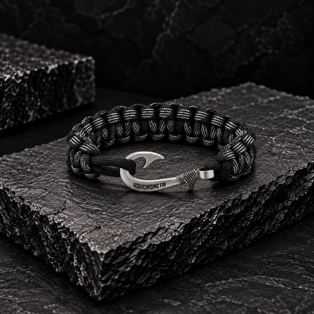 Black Diamond Cobra – 550 Paracord Fish Hook Bracelet
