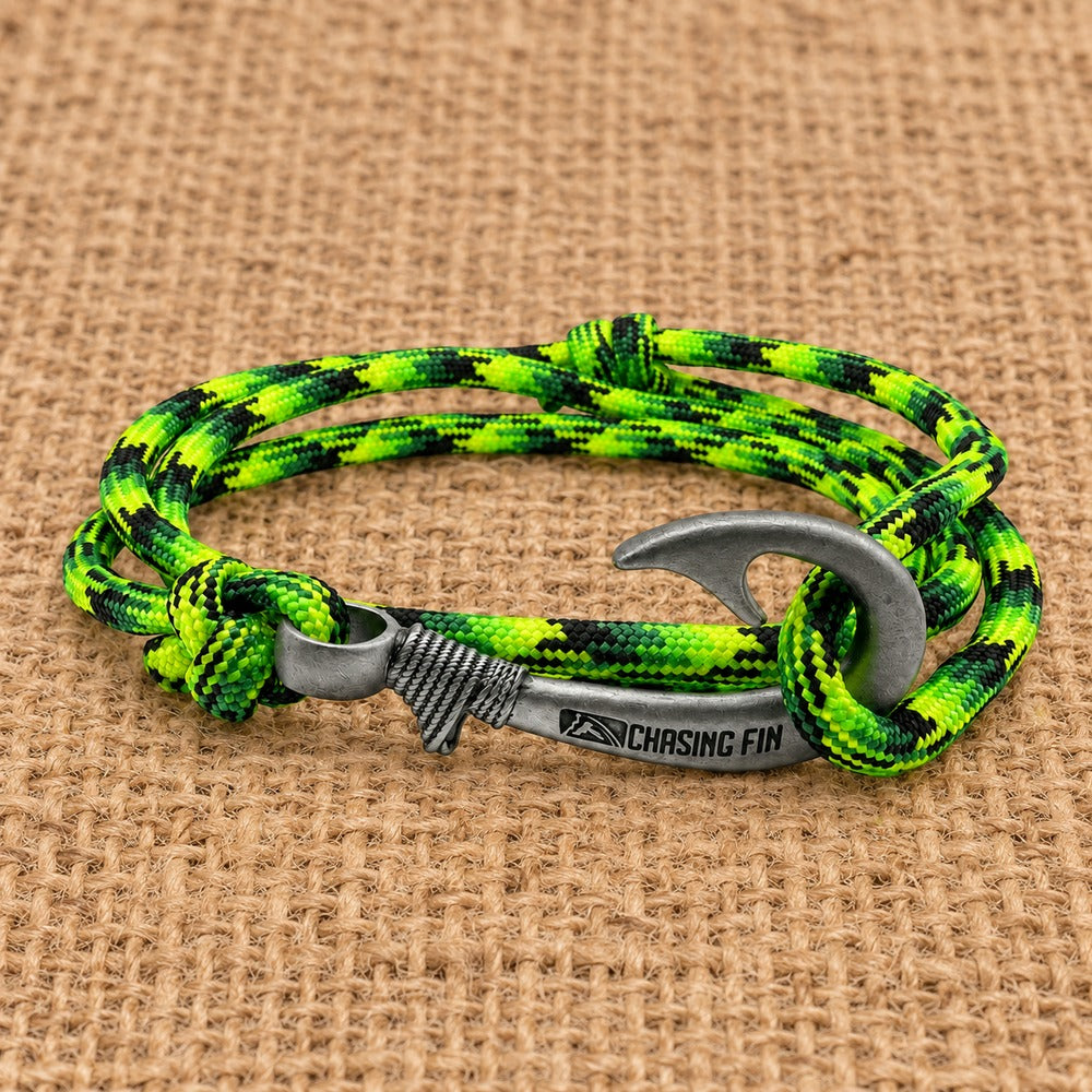 Gecko Adjustable Fish Hook Bracelet | Anklet. Glow Under Black Light