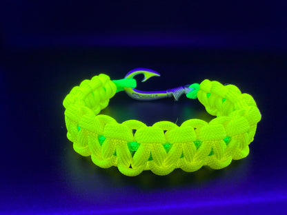 New Frogs for Hogs Cobra Braid Fish Hook Bracelet -Glow in the Dark