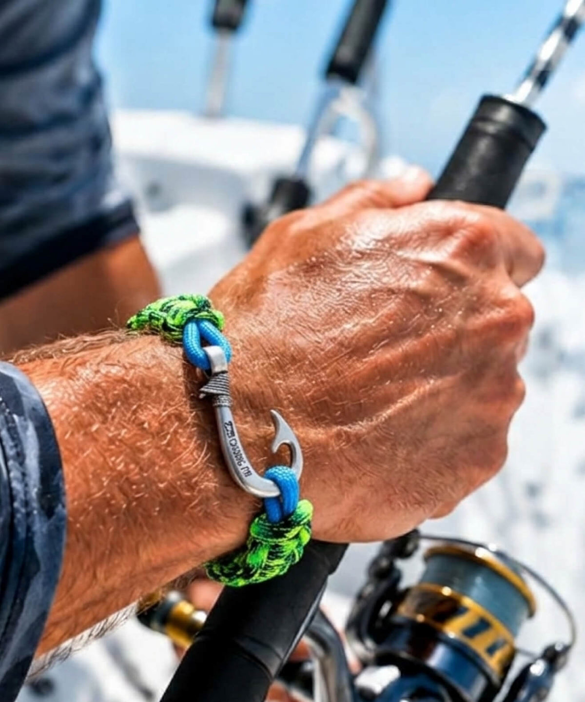 Why Are So Many Outdoor Enthusiasts Wearing a Paracord Bracelet?