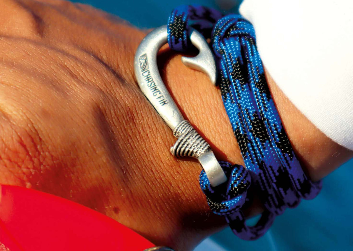 paracord bracelet